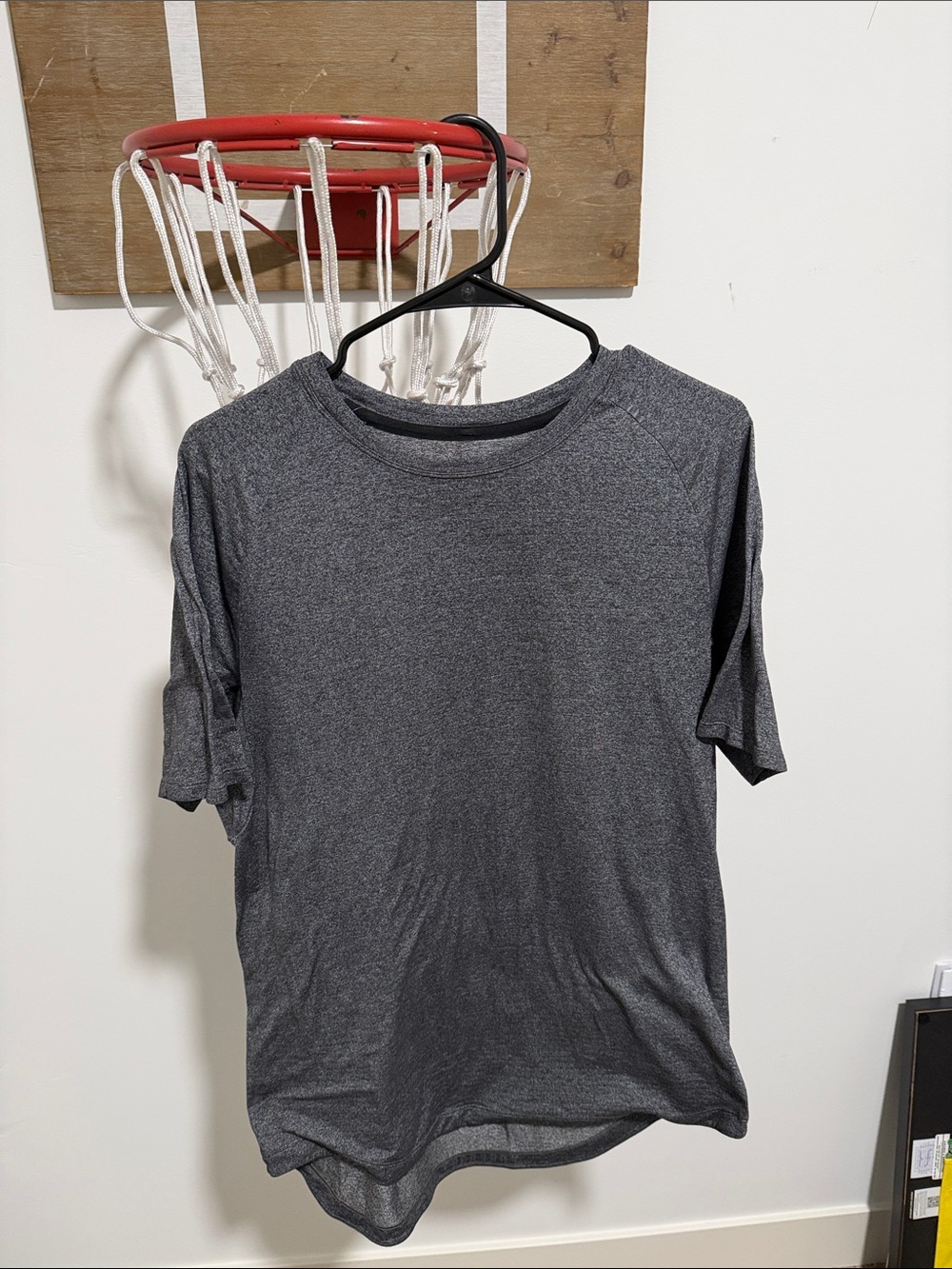 lululemon athletica Men's Short Sleeve Crew Shirt - Charcoal - Picture 1 of 2